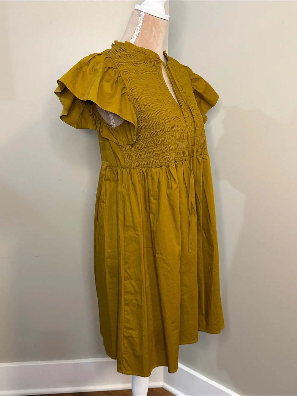 Moon River Mustard Smocked Short Sleeve Women’s Dress Size Medium